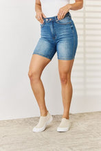 Cargar imagen en el visor de la galería, Judy Blue Full Size Tummy Control Double Button Bermuda Denim Shorts
