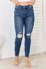 Cargar imagen en el visor de la galería, Judy Blue Full Size High Waist Distressed Slim Jeans
