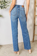 Cargar imagen en el visor de la galería, Judy Blue Full Size High Waist Distressed Jeans
