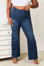 Cargar imagen en el visor de la galería, Judy Blue Full Size Elastic Waistband Slim Bootcut Jeans
