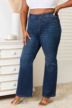 Cargar imagen en el visor de la galería, Judy Blue Full Size Elastic Waistband Slim Bootcut Jeans
