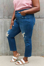 Cargar imagen en el visor de la galería, Judy Blue Melanie Full Size High Waisted Distressed Boyfriend Jeans
