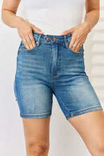 Cargar imagen en el visor de la galería, Judy Blue Full Size Tummy Control Double Button Bermuda Denim Shorts
